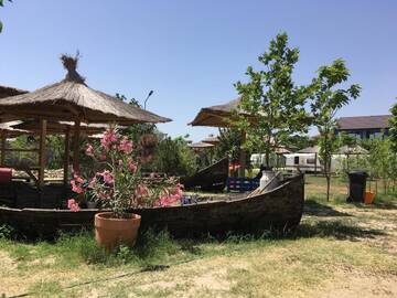 Фотографии Кемпинги Oz Camping 2mai г. Доуэ-Май (Румыния) №1 Фото Кемпинги Oz Camping 2mai г. Доуэ-Май 1