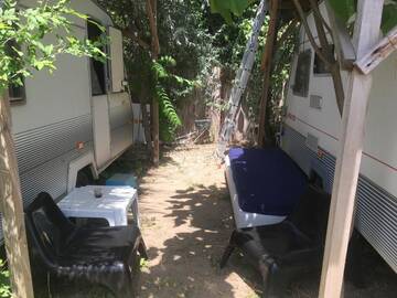 Фото номера Дом-фургон Кемпинги Oz Camping 2mai г. Доуэ-Май 2
